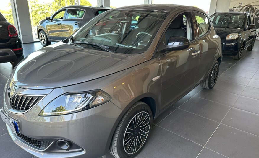 Lancia Ypsilon III, 1.0 firefly hybrid Gold s&s 70cv 5p.ti