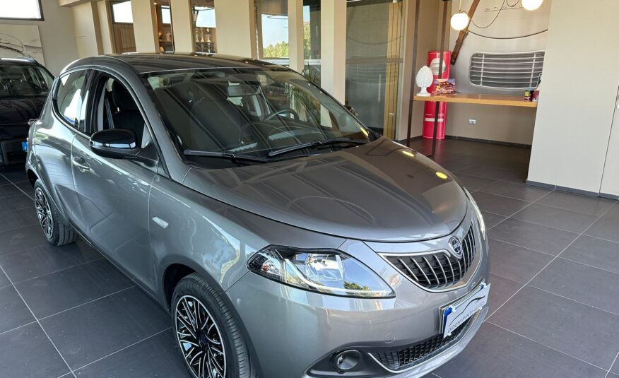 Lancia Ypsilon III, 1.0 firefly hybrid Gold s&s 70cv 5p.ti